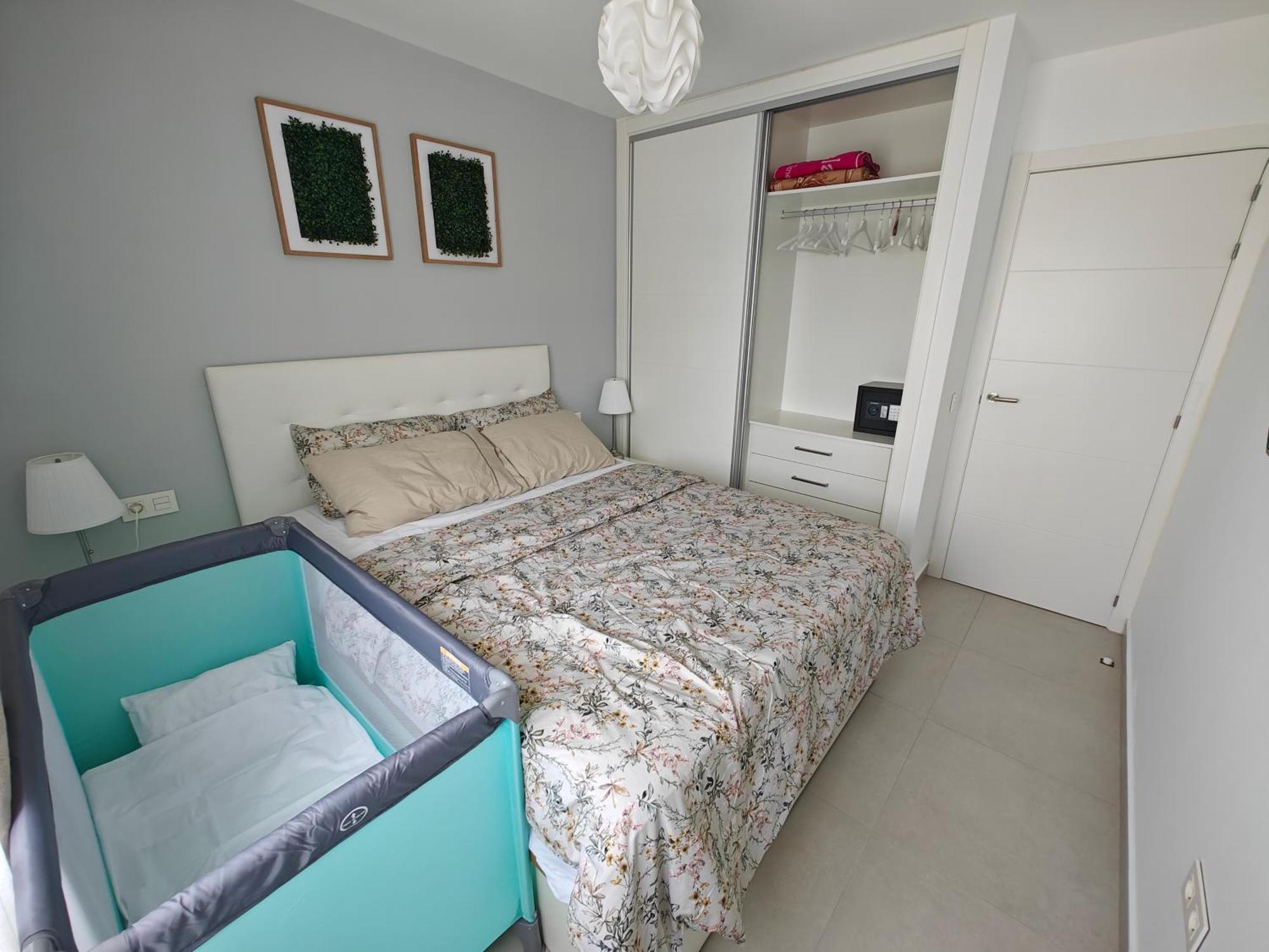 Sun Apartment - 3 Bedrooms, Priv Parking, Pool, Ac, Tv Channels, Fibre Net Los Cristianos  Esterno foto