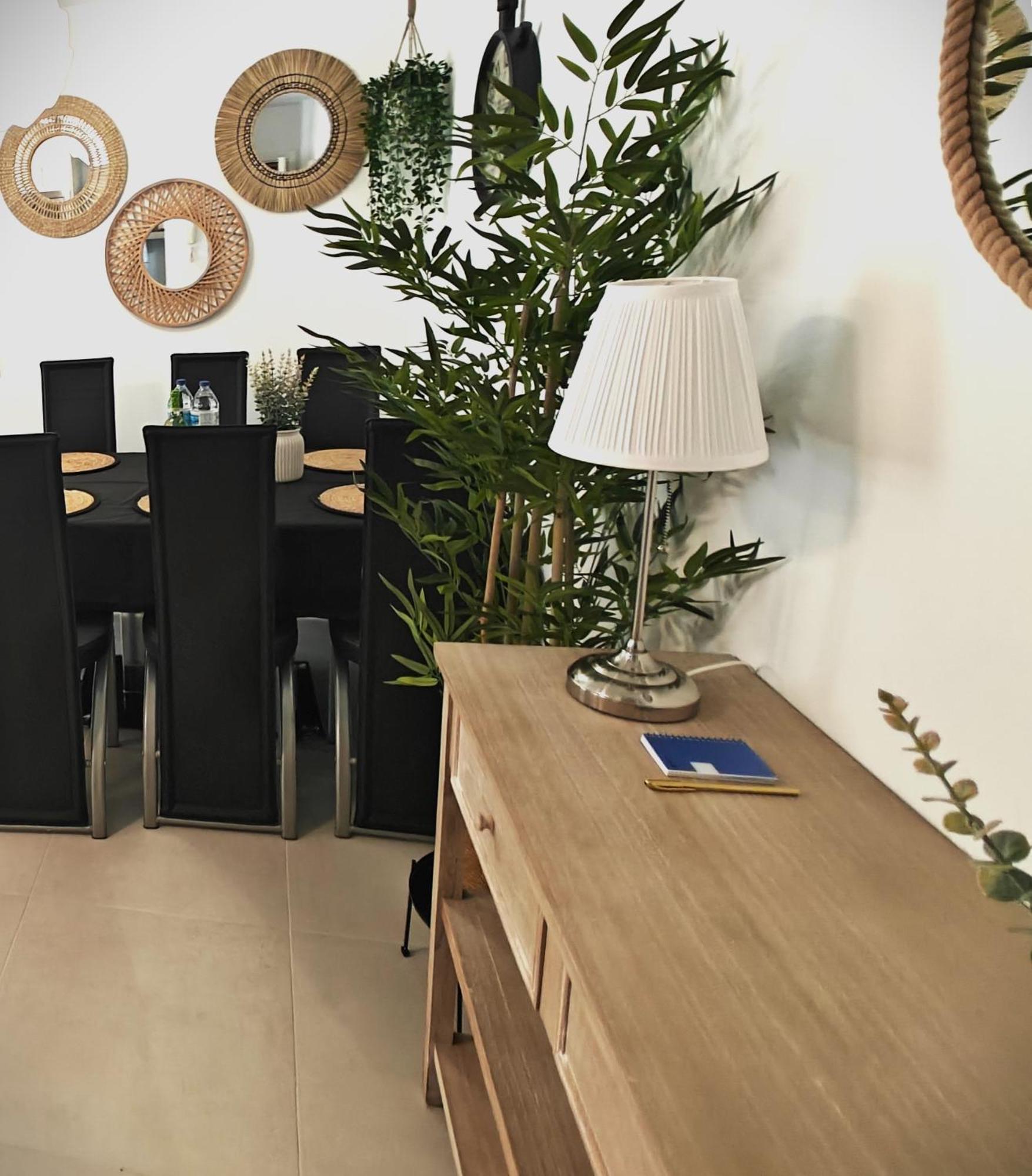 Sun Apartment - 3 Bedrooms, Priv Parking, Pool, Ac, Tv Channels, Fibre Net Los Cristianos  Esterno foto