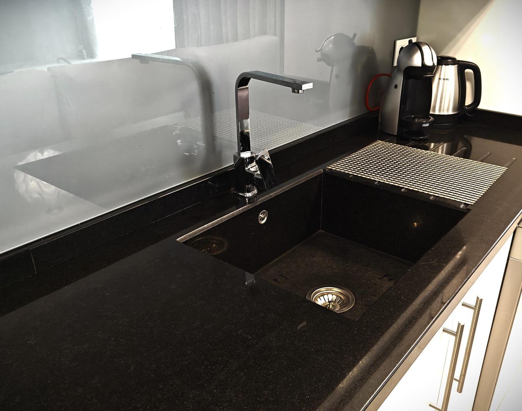 Sun Apartment - 3 Bedrooms, Priv Parking, Pool, Ac, Tv Channels, Fibre Net Los Cristianos  Esterno foto