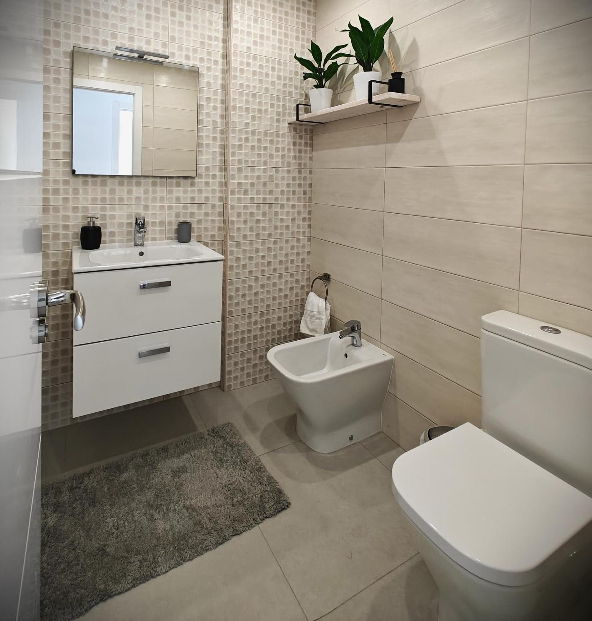 Sun Apartment - 3 Bedrooms, Priv Parking, Pool, Ac, Tv Channels, Fibre Net Los Cristianos  Esterno foto