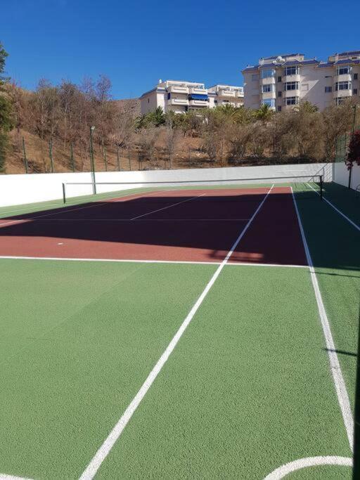 Sun Apartment - 3 Bedrooms, Priv Parking, Pool, Ac, Tv Channels, Fibre Net Los Cristianos  Esterno foto