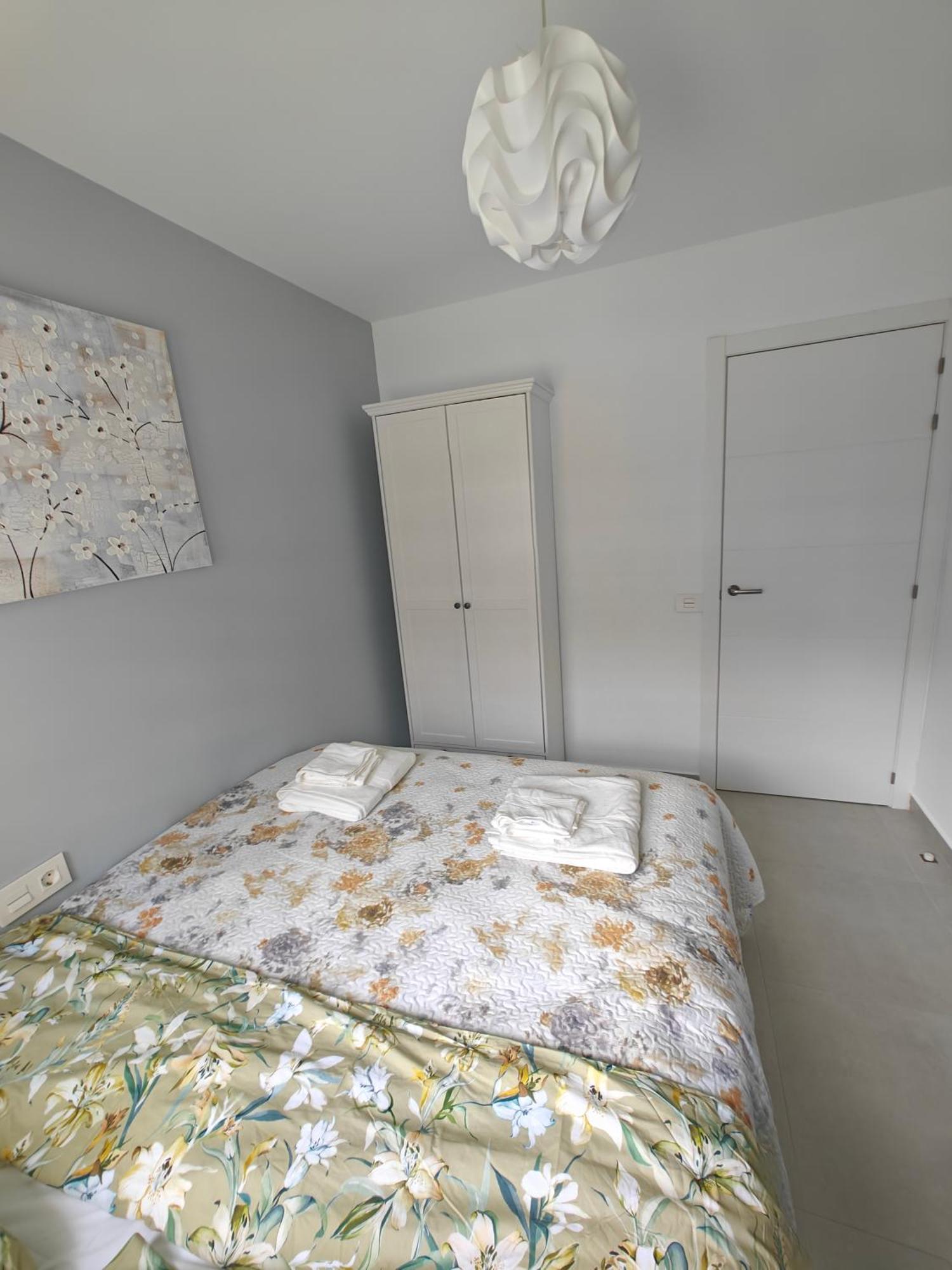 Sun Apartment - 3 Bedrooms, Priv Parking, Pool, Ac, Tv Channels, Fibre Net Los Cristianos  Esterno foto